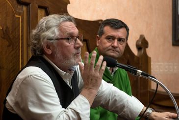 El poeta de Ariño Salvador Peguero edita su segundo libro, 