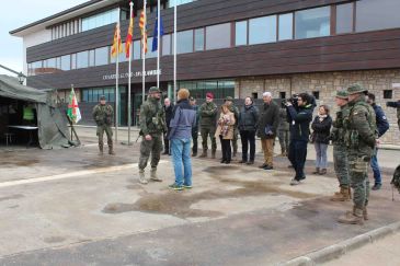 El Batallón de Cooperación Cívico Militar ensaya misiones exteriores con la población