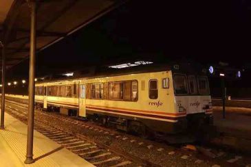 Un tren de viajeros se queda tirado en Barracas por falta de combustible