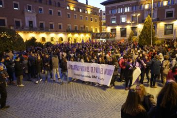 Concluye la histórica manifestación en Teruel para reclamar igualdad entre hombres y mujeres; las organizaciones convocantes hablan de más de 5.000 personas