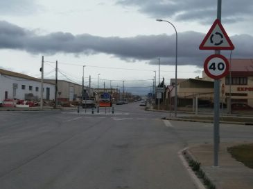 La seguridad vial en el Polígono La Paz de Teruel mejora con una nueva rotonda