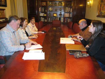 El Ayuntamiento de Teruel asfaltará este año vías de la capital en mal estado por los áridos usados en su día