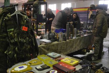 La Feria Militaria de Alcañiz se consolida como referente y atrae a 700 personas