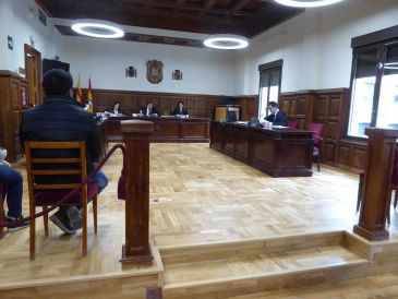 Piden 21 meses por explotación laboral para un empresario chino