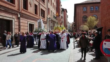 Las procesiones del Resucitado cierran la Semana Santa de Teruel en un día de Pascua soleado