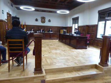 La Audiencia de Teruel condena a un  año de prisión por tener contratados a cinco trabajadores en condiciones laborales precarias