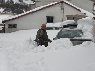 Actualización: Siete carreteras cortadas y seis con cadenas en la provincia de Teruel por el temporal
