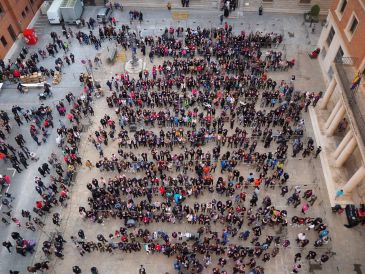 GALERÍA DE FOTOS: Teruel bate el récord del mundo de besos en cadena