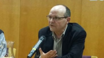 Manuel Bernad, escritor: “La sombra de la Luna es una pequeña muestra de gratitud hacia Teruel”