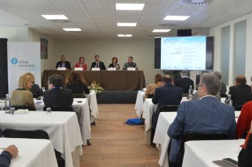 Pueblos con aguas termales debaten del futuro de los balnearios en Ariño