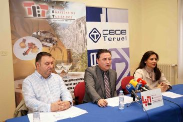 La Asociación Provincial de Empresarios Turísticos de Teruel conmemora en Dinópolis su 40 aniversario
