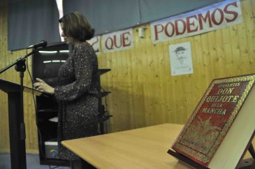 El Quijote que defiende los libros abre los actos de San Jorge 2018 en Teruel