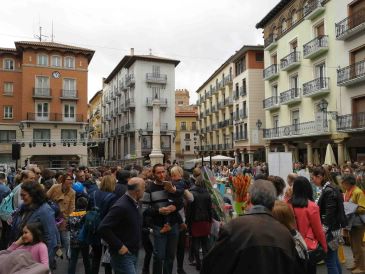 La plaza del Torico concentra las celebraciones por San Jorge en Teruel
