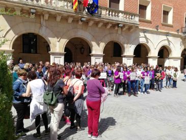 Unas 200 personas protestan ante la Audiencia Provincial de Teruel por la sentencia de La Manada