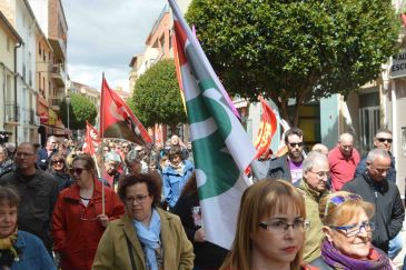 Varios centenares de personas participan en las manifestaciones del Primero de Mayo en Teruel y Andorra