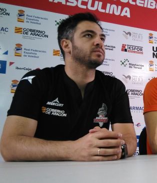 Miguel Rivera firma un año más con el Club Voleibol Teruel