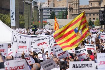 Teruel existe cifra en más de 40.000 personas los asistentes a la histórica manifestación que se está celebrando en Zaragoza