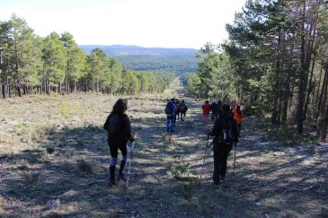 El frío en Cañada de Benatanduz no achanta a los senderistas