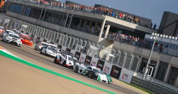 Trepidante jornada inaugural del CER en la pista de Motorland