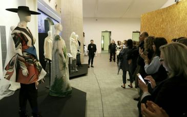 La Aragón Fashion Week presenta la exposición de Pertegaz y un libro sobre el icono turolense de la moda