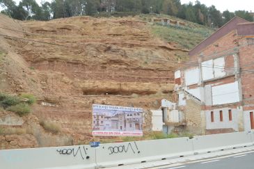 El Ayuntamiento de Alcañiz aprueba por unanimidad la retirada de material de las zonas inestables
del cerro Pui Pinos