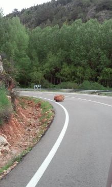 Un nuevo desprendimiento en la A-1512 provoca incertidumbre entre los vecinos de la Sierra de Albarrracín