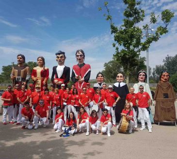La Comparsa de Gigantes de Teruel participa en el Encuentro de Fraga
