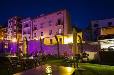 El Jardín de la Fundación Amantes de Teruel abre su cafetería