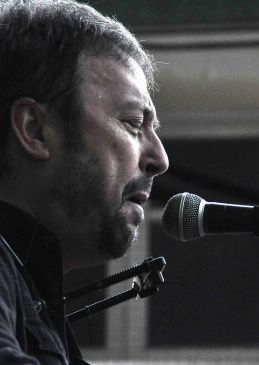 Ángel Petisme, cantautor y poeta: “En cualquier circunstancia siempre tomo partido por el más débil o represaliado”
