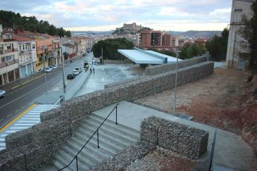 El Ayuntamiento de Alcañiz firma con el Gobierno de Aragón el convenio para formalizar la entrega de la estación de autobuses