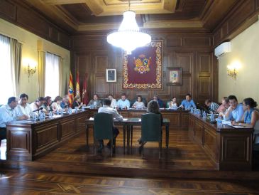 El pleno del Ayuntamiento solicita que el tren de Teruel sea prioritario para la UE