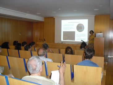 Isabel Cordero muestra en Teruel los avances en la detección de ondas gravitatorias
