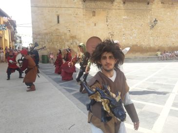 Seres fantásticos se adueñan de Torre de Arcas en una feria pionera en España