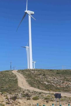 Veinte proyectos para construir  parques eólicos y tres para megaparques fotovoltaicos en Teruel
