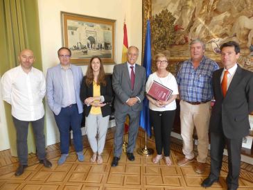La comisionada frente al reto demográfico reconoce la situación diferencial del problema de la despoblación en Teruel