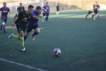 EL CD Teruel domina y bate al Villanueva por 1-3
