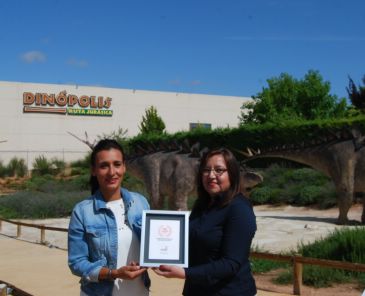 Dinópolis recibe el premio al Mejor Parque de Naturaleza del Año en los PAC Awards 2018