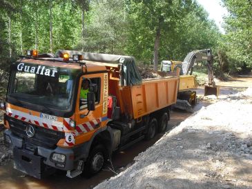 La CHJ retirará 8.000 m3 de sedimentos de la rambla que cegó el río Alfambra