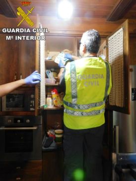 La Guardia Civil desarticula un punto de venta ilegal de droga y detiene a una persona en Cella