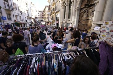 GALERÍA DE FOTOS: La edición número 15 de la Feria de Saldos vuelve a llenar las calles de Teruel