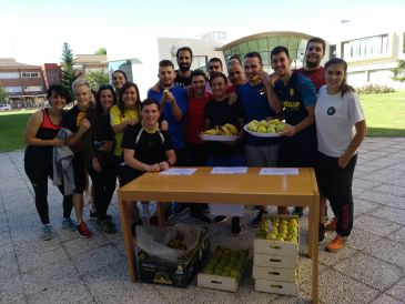 Teruel celebra el Día de las Universidades Saludables con fruta y actividad física