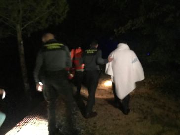 Laborioso rescate de dos personas que se metieron en el río Bergantes a pesar del alto caudal