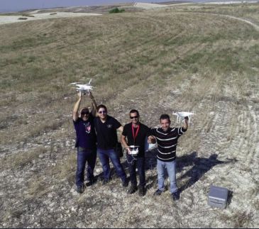 Delsat forma en el aeropuerto de Teruel a la primera promoción de pilotos de drones