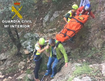 La Guardia Civil rescata a un escalador accidentado en el paraje Hoz de Mijares en Olba