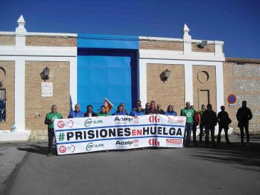 Más de la mitad de los funcionarios de prisiones secundan la huelga