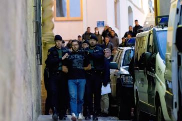Feher tratará de escapar con violencia