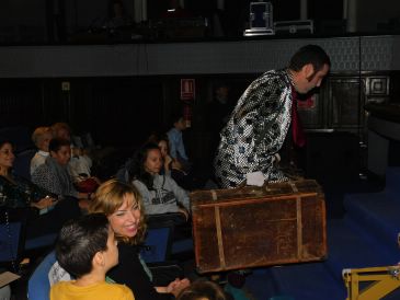 El Día de la Infancia recuerda en el Teatro Marín los derechos para todos los niños