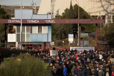 Vecinos de Andorra y localidades afectadas por la térmica piden que la central no se cierre