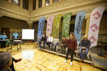 Mesa redonda para demostrar cómo caminar hacia la inclusión