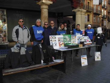 Los funcionarios ‘abren’ la prisión de Teruel para mostrar a los ciudadanos su situación laboral